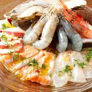 本日の鮮魚、サーモンマリネ、蛸、海老、生牡蠣

ハーフ：580円
フル：980円

フルにすると生牡蠣が2個になり、その他の魚介の量が増えます
