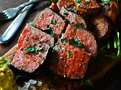 THE　BEST　STEAK　100g　　1800円～