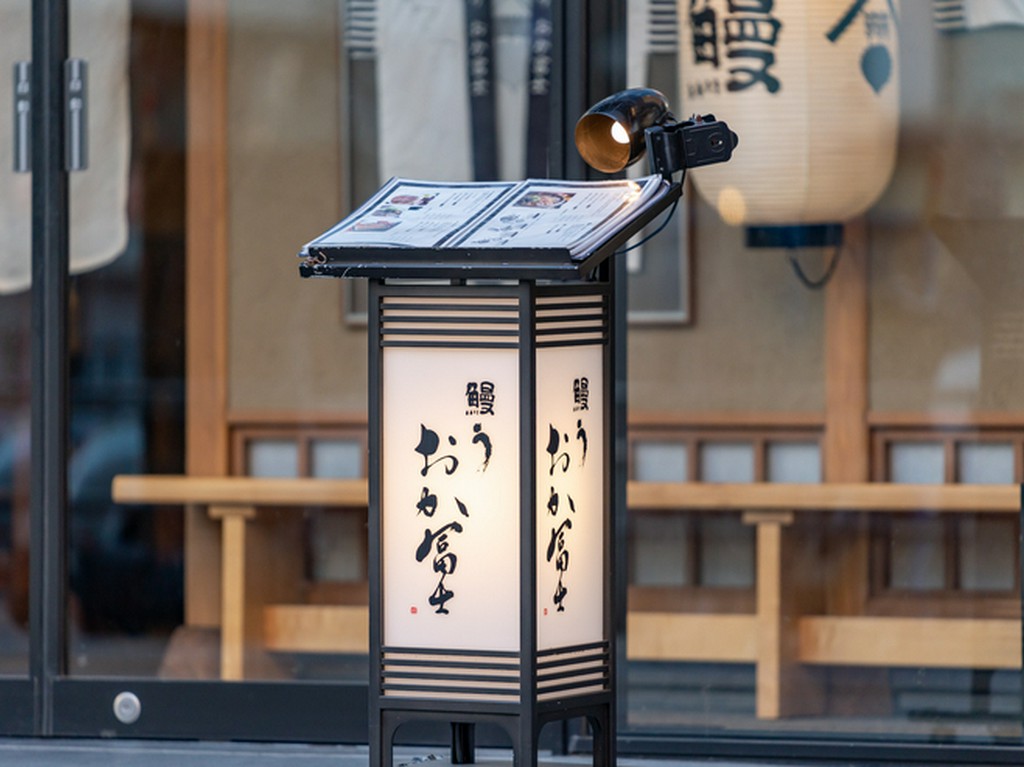 5000円以上のご注文より出前対応。配送料500円頂戴いたします