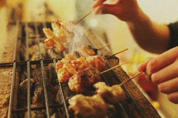 烤鸡肉串 当地鸡肉和鸡汤 关东煮 高人心斋桥总店
