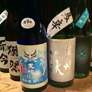 美味しい日本酒に舌鼓をうちながら、自慢の鉄板料理・和食をお楽しみ下さい。