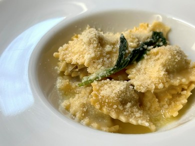 ラビオリ  ピエモンテーゼ  セージバターのソース