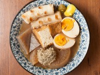 味染み具合が絶妙。具材にたっぷりだしを吸わせた『おでん盛合せ』