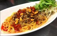 四川風汁なし担々麺