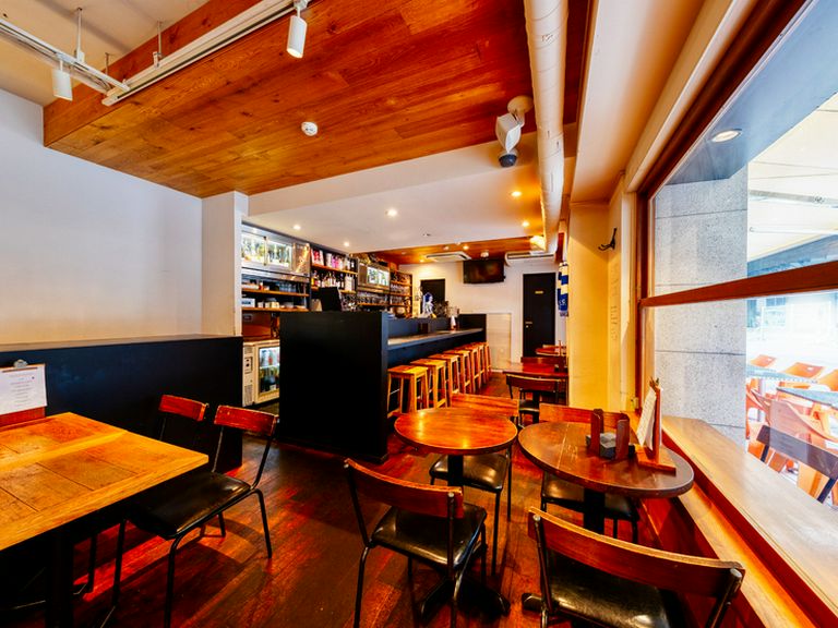 オシャレな内装が醸し出す、洗練された雰囲気