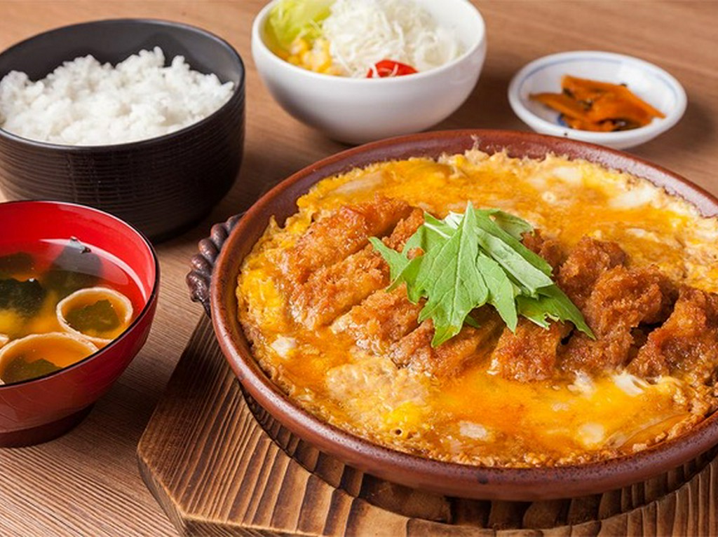 飯南豚カツとじ膳