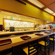 カウンター席は、お一人様はもちろん、デートや会食にもオススメです。料理とお酒のおいしさに包まれながら会話を交わし、余韻に浸る時間は何物にも代えがたいものとなります。