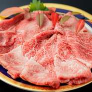 長寿のお祝いや両家の顔合わせといったハレの日など、家族の大切なお祝いにふさわしいお店です。個室も完備しているので周囲を気にすることなく、家族だけで食事を楽しめます。