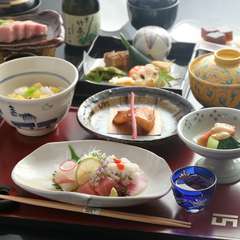 趣向を凝らした京料理を存分に楽しむ『吟醸コース』