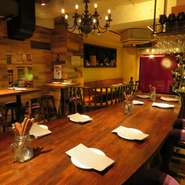 お勧めのソファー席で美味しい料理をお楽しみください！
時間を忘れて楽しいひと時を…