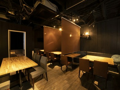 さまざまなシーンに利用できる、くつろげる空間を。