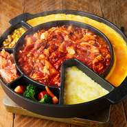 ※表示価格は税抜価格です。
※利用可能曜日は月・火・水・木・金・土です。
※利用可能時間は17：00～21：00です。
※滞在可能時間は2時間です。
※コースの内容は時期により変更する可能性がございます
※辛さの調節ができません。
※チャージ料が別途掛かります。