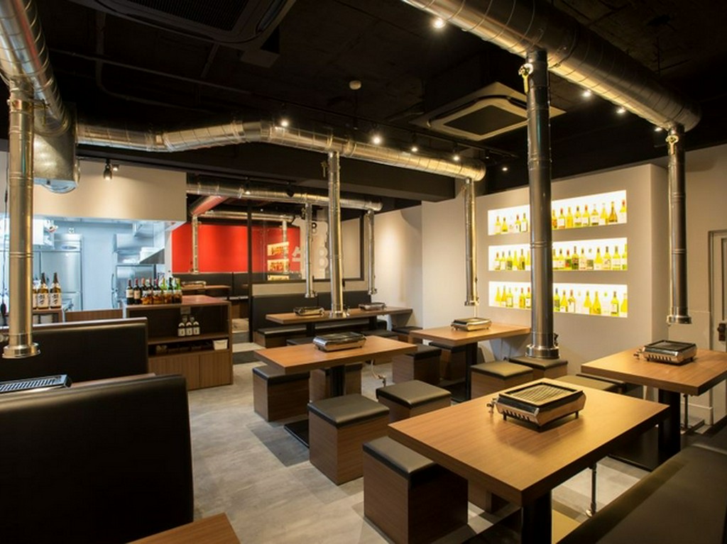 1時間に1度アルコール消毒や店内の換気他を徹底し行っております