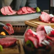 一頭買いすることで、A４ランクメスにこだわった厳選黒毛和牛の様々な部位を高いコストパフォーマンスで提供することが実現できました。