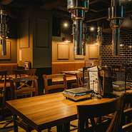 隣のテーブルと距離を空けながらお食事を楽しんでいただけますので、久々の女子会にもおすすめ。

