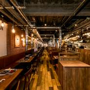 隣のテーブルと距離を空けながらお食事を楽しんでいただけますので、久々の女子会にもおすすめ。

