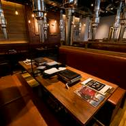 広々とした店内は大人なモダン空間。デートにもおすすめです。感染対策を施した店内では安心してお食事を楽しんでいただけます。焼肉デートはいかがでしょうか？

