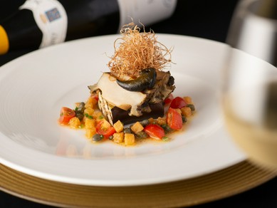 落ち着いた大人の雰囲気で二人の時間を