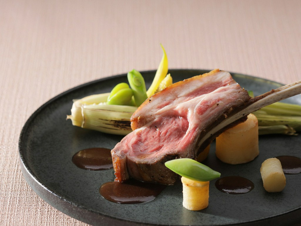 骨付き仔猪のロースト