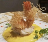 ・前菜
・点心蒸し物三種盛り合わせ
・小籠包
・海老のシャチホコ揚げ　マンゴーソース
・本日のお任せ料理
・本日の麺・飯
・デザート