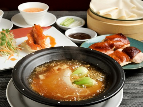 予算に合わせて調整してくれるディナーコースも用意