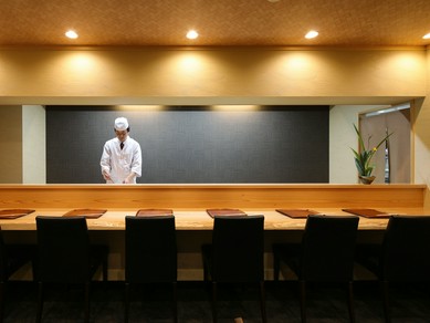 板前の技を望める特等席