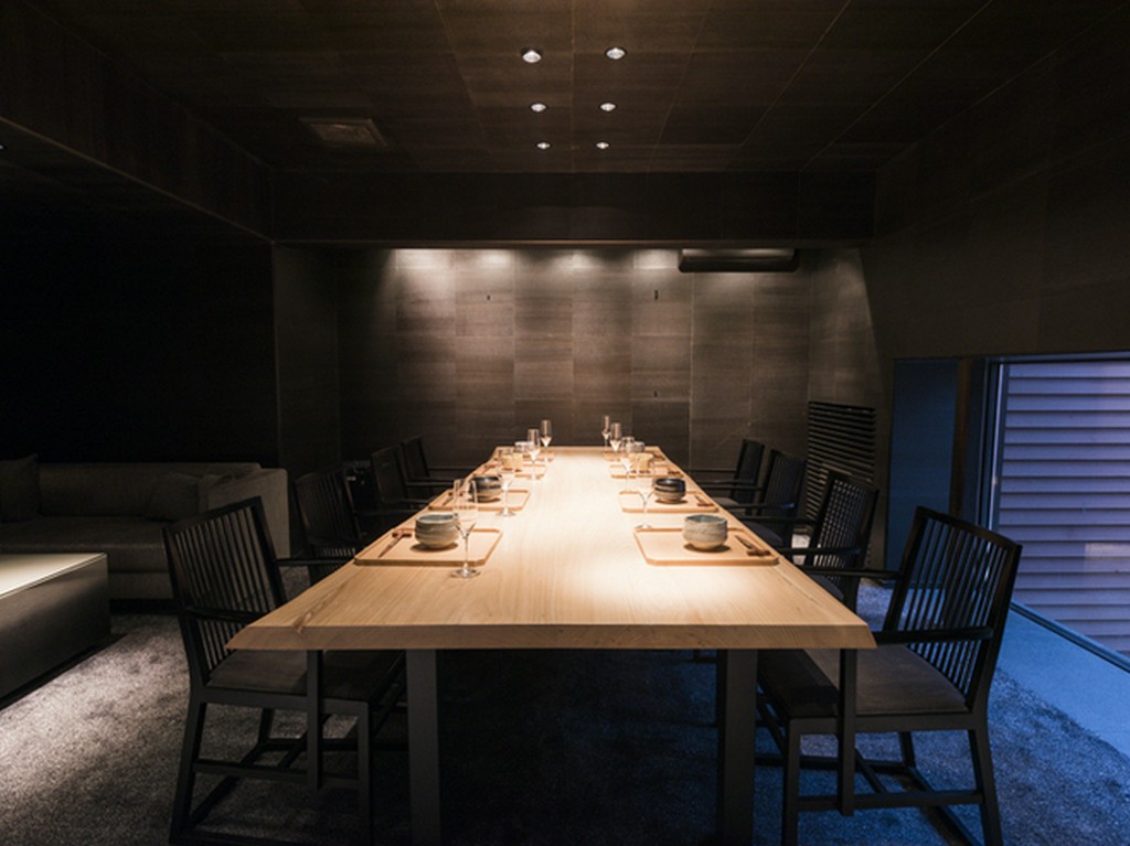 幅広いビジネスシーンに向き、最大38名様までの貸切会食もOK