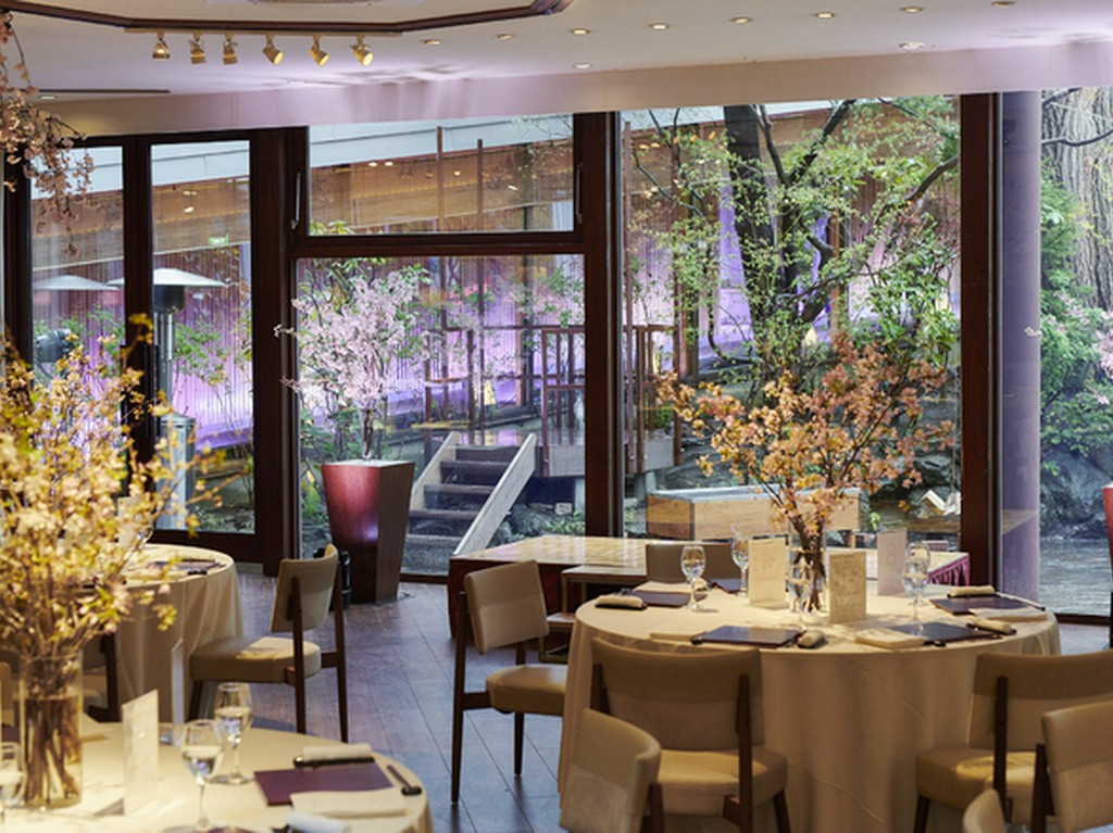 優雅なバンケットルームがあり、大勢での宴会＆パーティーが叶う