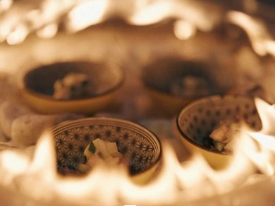 雪と光に包まれた日本庭園で楽しむ没入型ディナー【雪灯りのレストラン】