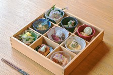 北海道の厳選された食材を使った松花堂弁当
1日10食限定でのご案内になります