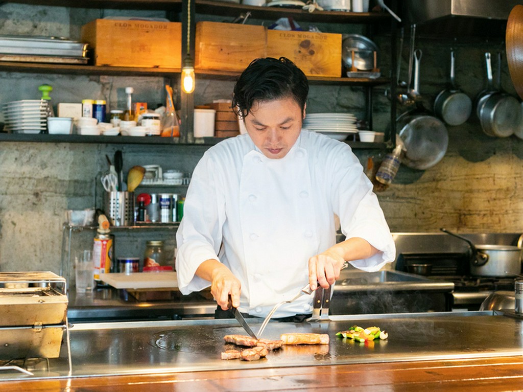 こだわりのワインに合うおいしい料理を提供