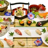 料理が季節ごとに変わり、板長自慢のネタや料理が楽しめるワンランク上のコース。寿司がメインで、合間に料理が入るメニュー構成となっています。肉料理もあり、冬季は鍋も入るなどボリュームも満点。