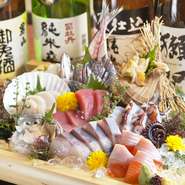 活つぶ貝、北海たこ、三崎の鮪、満月の鮮魚をすべて詰め込んだ超豪華盛り合わせ！！
大漁気分を仲間とワイワイ楽しんで♪
お刺身は各種単品でのオーダーも承っております。