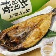 オホーツクの海で育ったホッケは脂乗りバツグン！
顔より大きな驚くこと間違いなしの一品です！