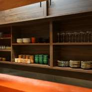 歓送迎会や誕生日、夫婦の記念日など、コースを華やかに締めくくってくれるのが特製のデザートプレート。コースにはデザートが含まれていないため、予約時に要相談。