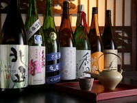 米の旨みを感じる純米酒にこだわった、40〜50種ほどの『日本酒各種』