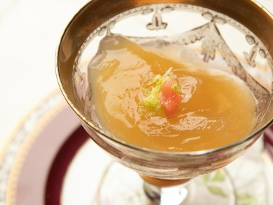 落ち着いた大人の雰囲気で二人の時間を