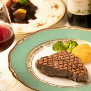 特選ヒレ肉ビフテキをはじめ、小松屋自慢のお料理をコースに仕立てました。昔ながらの味をご堪能ください。
※写真はイメージです