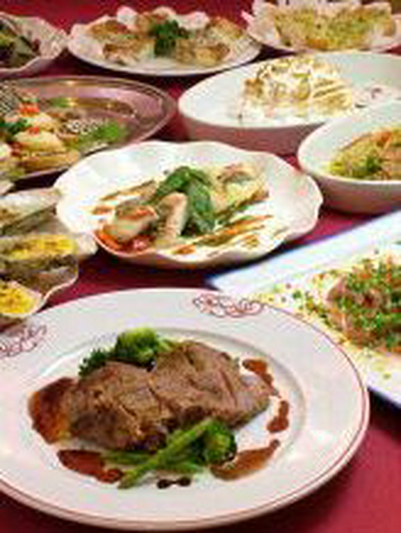 大皿で提供しておりますが、コロナ対策で個別に盛り合わせてお出しすることもできますのでご相談ください。