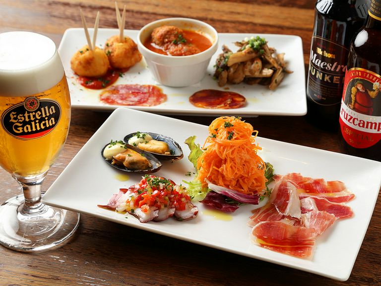 オススメのタパス(おつまみ)の8品盛り合わせ『タパスセット』