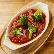 牛の胃袋の辛口トマトソース

