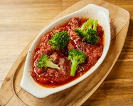 牛の胃袋の辛口トマトソース

