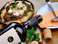 5日間コトコト煮たお肉料理の王道!!
赤ワインたっぷりとトマトで大人の味わい☆