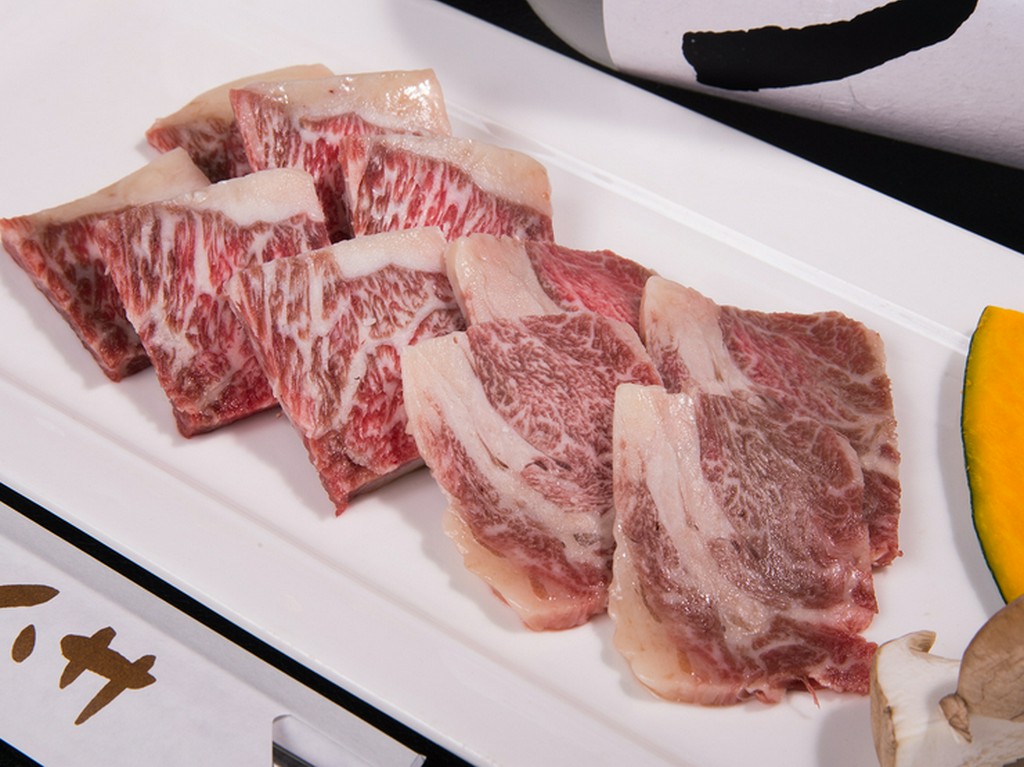 柔らかくジューシー、繰り返し食べたくなる『上カルビ』