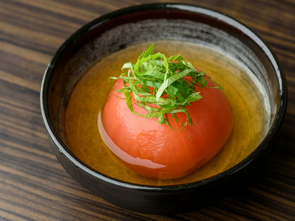 二日かけて完成。手間暇かけてつくられる『トマトの冷製おでん』