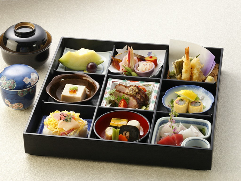 美味しい四季折々の懐石料理をご堪能ください