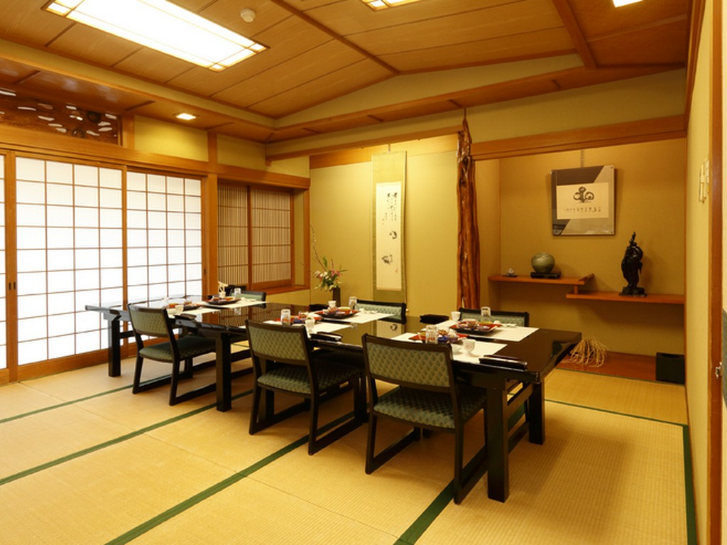素材と味わい、色とかたち、心はなやぐお祝い事に