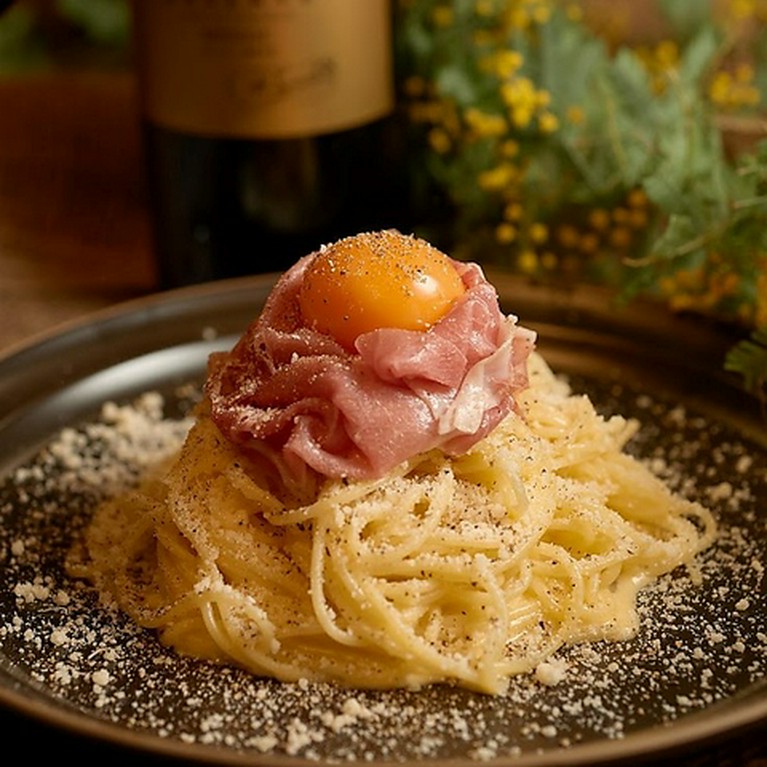 生ハムとオクノ玉子のカルボナーラクラシコ
