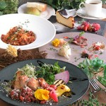 前菜の盛り合わせ、パスタ、神戸ポークプレミアムのメイン、自家製デザート&カフェまでお楽しみになれます