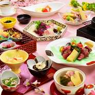 ・季節の物盛合せ7種
・初鰹と旬魚の盛合せ
・若筍と浅利の桜蒸し
・牛フィレ肉と春野菜石焼き
・桜海老筍のサラダ
・筍の炊き込みご飯、香の物、赤出汁
・季節の小菓子と旬のフルーツ